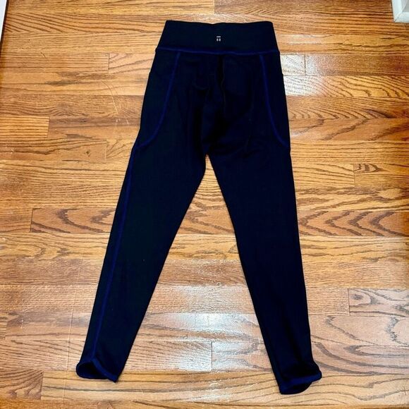 Nice Tommy John Go Anywhere Collection Leggings. Black with blue trim. Size Smal - Picture 4 of 8